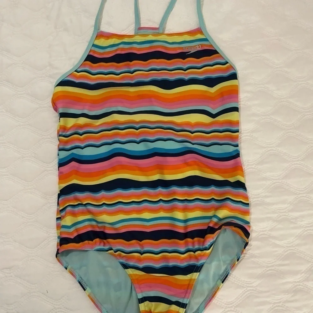 Speedo Girls Swim suit size XL. NWOT